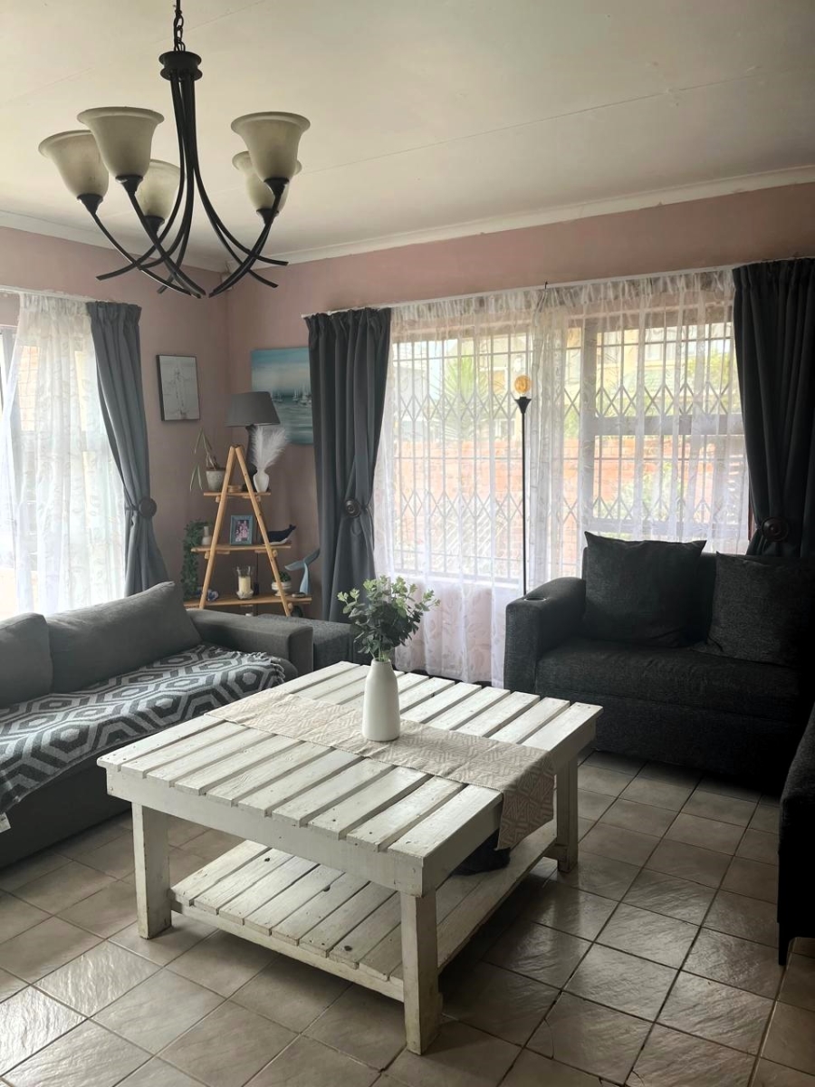5 Bedroom Property for Sale in Noorsekloof Eastern Cape